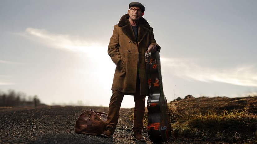 Jonas Fjeld setter bagen fra seg